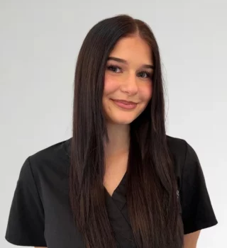 Leona Hajdaraj - Team Zahnarzt Zürich Löwenplatz 